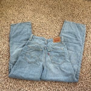 Levi’s High Rise Straight
